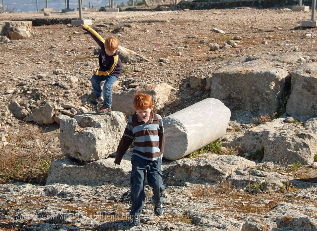 playing ancient ruins, ancient corinth