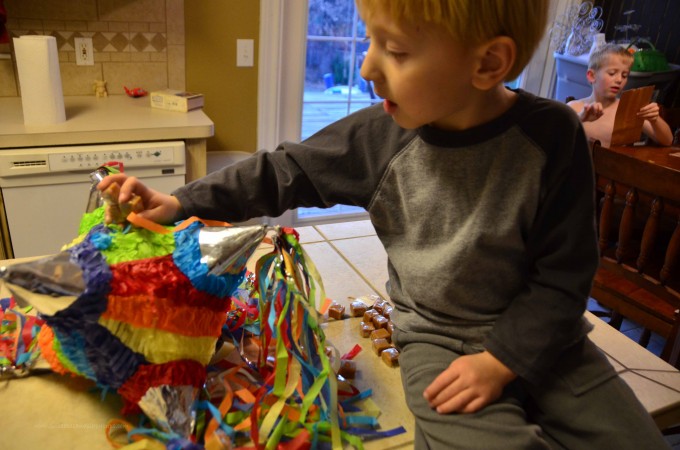 stuffing the pinata for las posadas