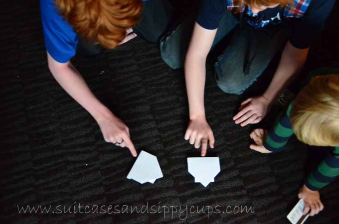 origami frog race hotel games