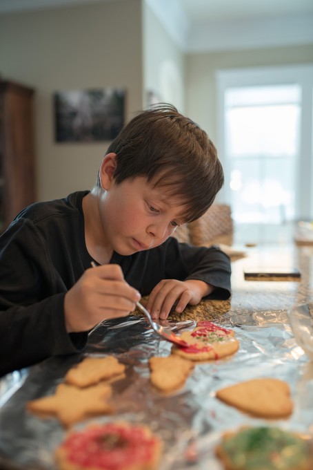 decorating cookies at christmas